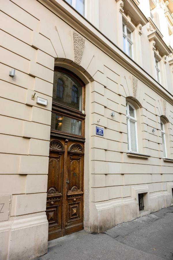 Native Apartments Studencka 25 Cracovia Exterior foto